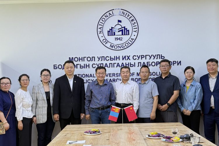 Бизнесийн сургууль, БНХАУ-ын Өвөрмонголын Санхүү, эдийн засгийн сургуулийн төлөөллүүд уулзаж хамтын ажиллагааны санал солилцлоо