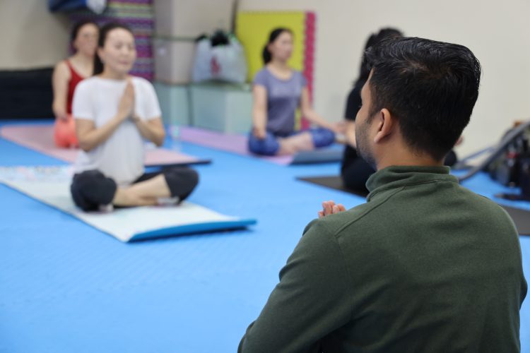 МУИС-ийн багш, ажилтанд зориулсан иогийн өдөрлөг, сургалт эхэллээ