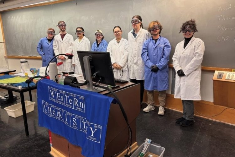 МУИС-ийн Химийн тэнхим АНУ-ын Баруун Вашингтоны их сургуультай хамтран оюутан солилцооны хөтөлбөр хэрэгжүүлж байна