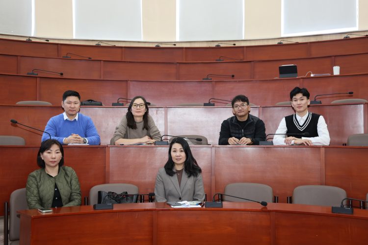 “Шинэ багшийг чиглүүлэх сургалт” боллоо