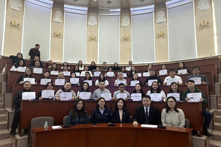 “Гаалийн бүртгэгдсэн мэргэжилтний анхан шатны эрх олгох сургалт” 3 дахь төгсөлтөө амжилттай хийлээ