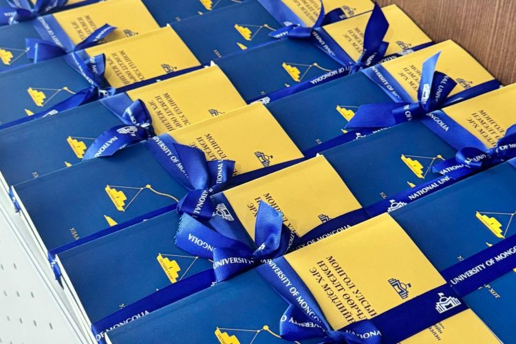 МУИС-ийн Үндсэн хуулийн эрх зүйн хүрээлэн шинэ номын нээлт, хэлэлцүүлэг зохион байгуулав