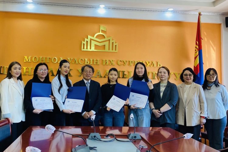 БНСУ-ын иргэн, Хүндэт профессор Квон Сонхүний нэрэмжит тэтгэлгийн батламж гардууллаа