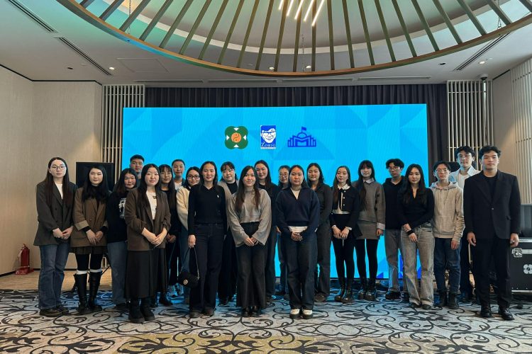 Хаан банкны төв оффистой танилцах аялал зохион байгууллаа