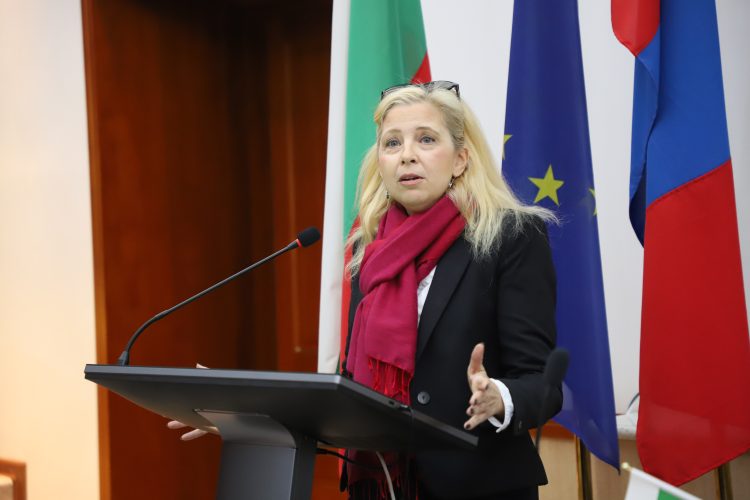 Болгарын Элчин сайд лекц уншлаа