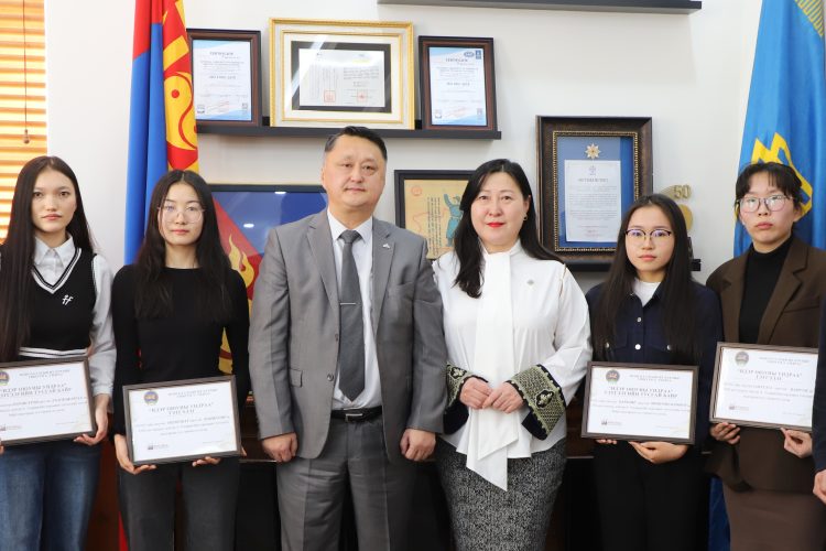 УИХ-ын гишүүн А. Ундраагийн нэрэмжит “ИДЭР ОЮУНЫ УНДРАА” тэтгэлгийн эзэд тодорлоо