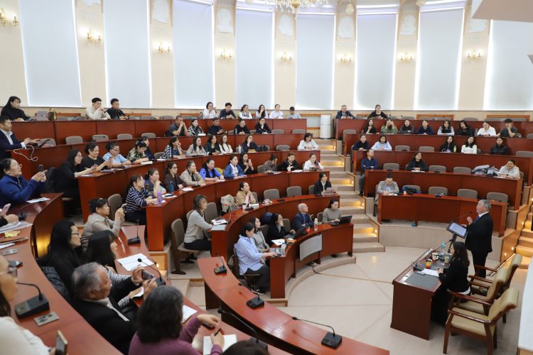 “Монголчуудын бүтээсэн боловсролын философи” сэдэвт их семинар зохион байгуулагдлаа