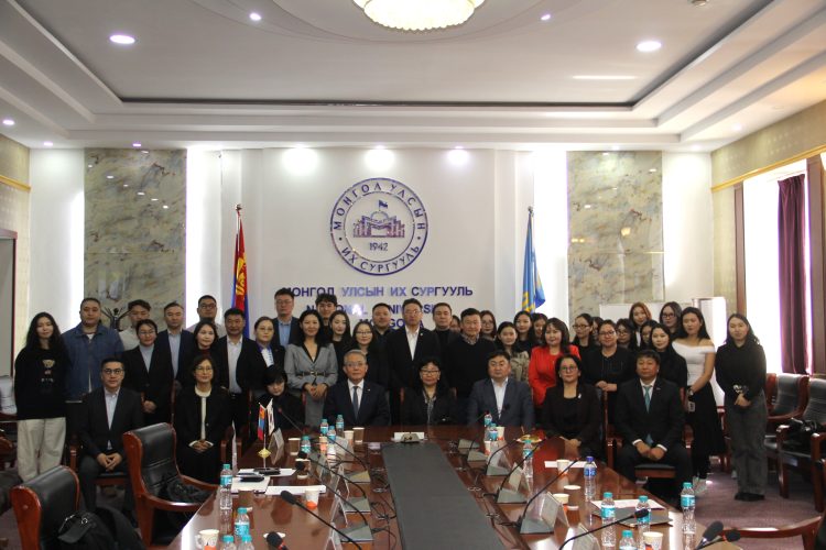 “Төрийн удирдлагын ирээдүйн хөгжлийн чиг хандлага” сэдэвт үндэсний зөвлөгөөн боллоо