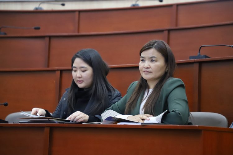 Намрын улирлын “Шинэ багшийг чиглүүлэх сургалт”-ыг зохион байгууллаа